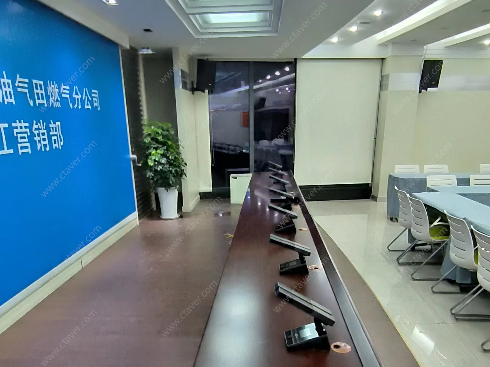 中石油夹江销售部会议室案例图3.jpg 中石油夹江销售部会议室案例图3.jpg